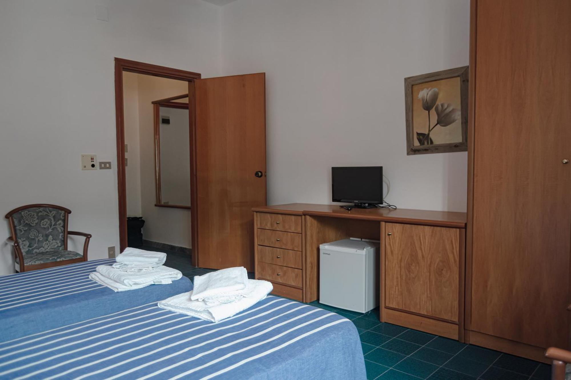 Hotel Mediterraneo 瓜迪亚皮耶蒙特 外观 照片
